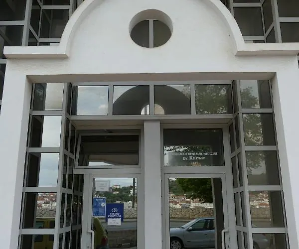Seafront Ana דירה