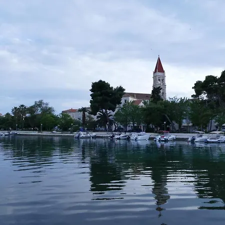 Seafront Ana * 特罗吉尔