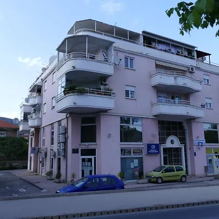 Seafront Ana Apartman